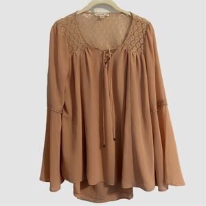 Double Zero Blouse Top Size Medium‎ Blush Open Back Laced Bodice Bell Sleeve